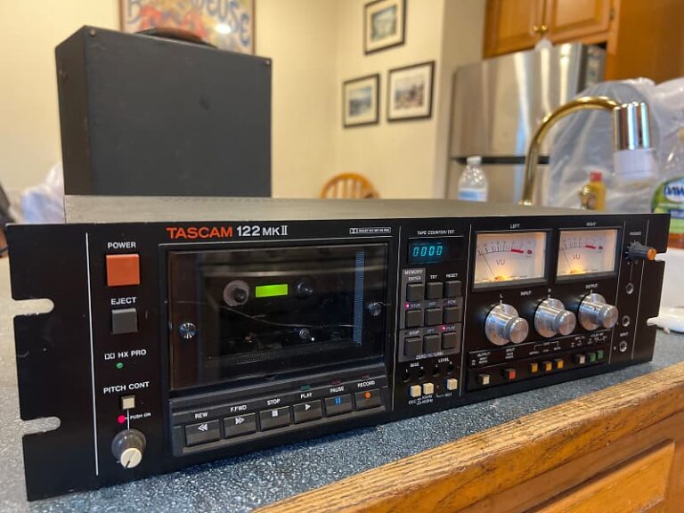 Tascam 122 MK II Tapedeck Waves Radios cassette deck